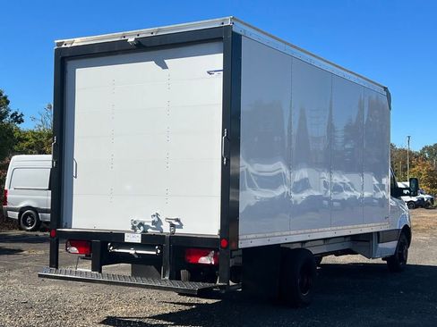 Used 2024 Mercedes-Benz Sprinter 4500 image 9