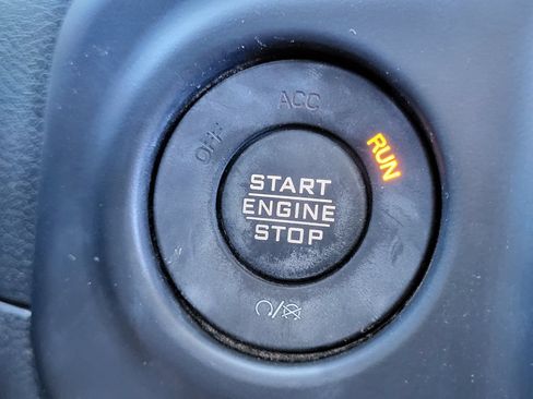 Used 2018 Jeep Wrangler Unlimited Sahara AWD/4WD image 19
