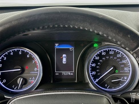 Used 2020 Toyota Camry SE w/ Carpet Mat Package image 12