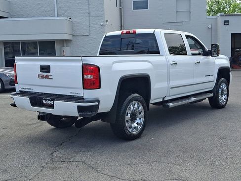 Used 2019 GMC Sierra 2500 Denali w/ Duramax Plus Package AWD/4WD image 5