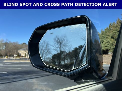 Certified 2025 GMC Yukon Denali image 7