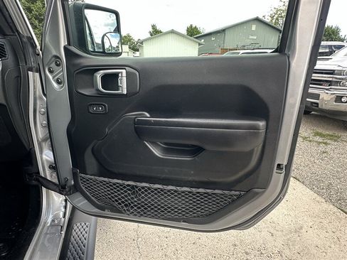 Used 2021 Jeep Gladiator Sport AWD/4WD image 47