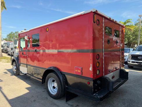 Used 2016 RAM 5500 Tradesman w/ Chrome Appearance Group RWD image 3