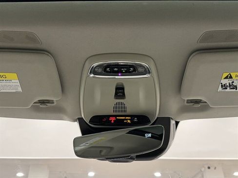 Used 2016 Volvo XC90 T8 Momentum w/ Vision Package image 33