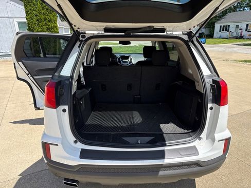 Used 2017 GMC Terrain SLE FWD image 14