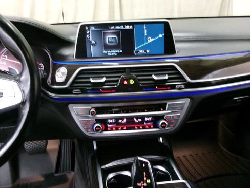 Used 2016 BMW 750i xDrive AWD/4WD image 36