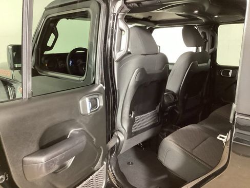 Used 2026 Jeep Gladiator Mojave AWD/4WD image 21