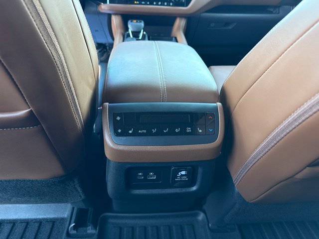 Used 2025 Nissan Pathfinder Platinum w/ Cargo Package AWD/4WD image 32