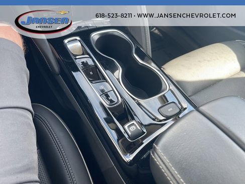 Used 2023 Buick Envision Essence image 32