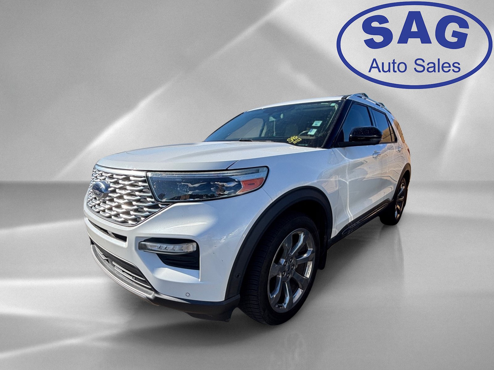 Used 2020 Ford Explorer Platinum w/ Premium Technology Package AWD/4WD image 5