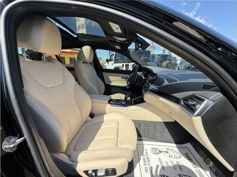 Used 2019 BMW 330i Sedan w/ Premium Package image 32