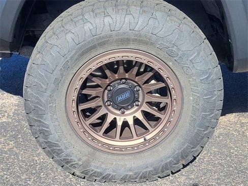 Used 2019 Toyota Tacoma TRD Off-Road w/ Technology Package image 10