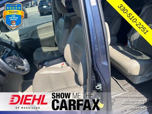 Used 2018 Toyota Sienna XLE w/ XLE Navigation Package FWD image 17