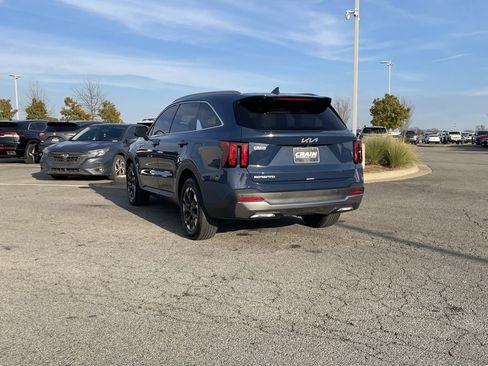 Used 2025 Kia Sorento S w/ Panoramic Sunroof Package image 6