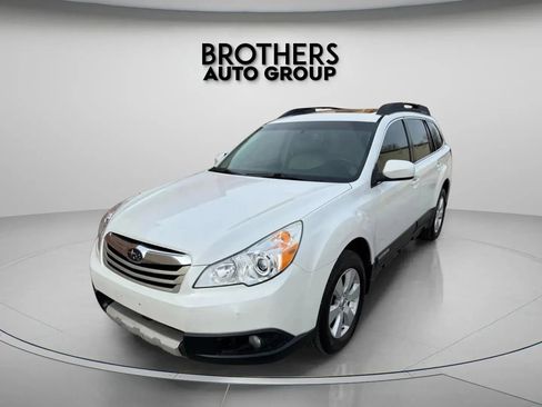 Used 2012 Subaru Outback 2.5i Limited image 3