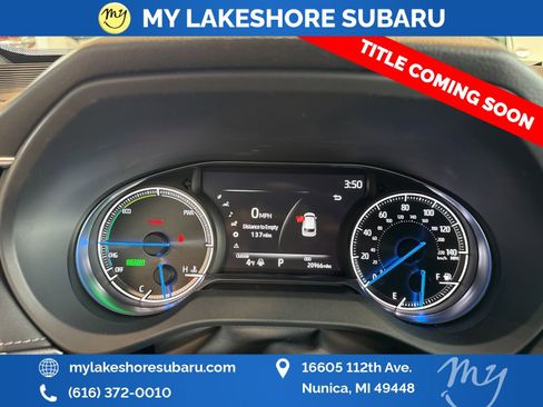 Used 2024 Toyota Venza XLE image 13