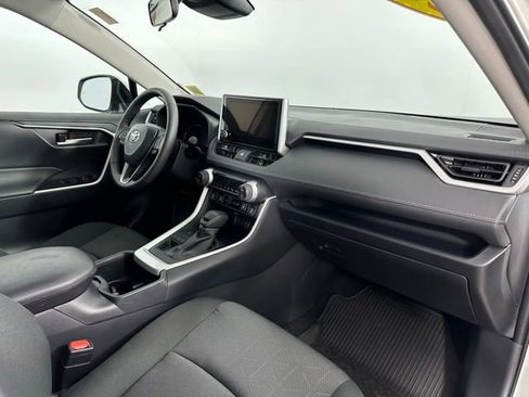 Used 2025 Toyota RAV4 XLE w/ Convenience Package image 25