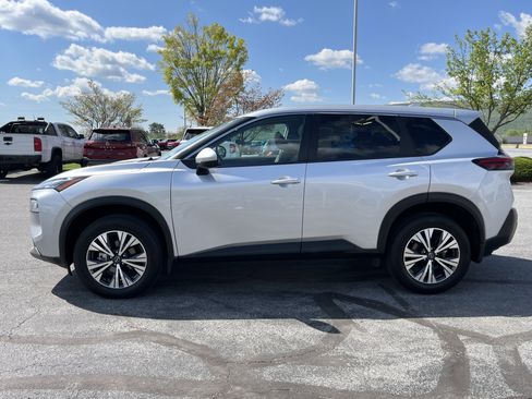 Used 2022 Nissan Rogue SV AWD/4WD image 9