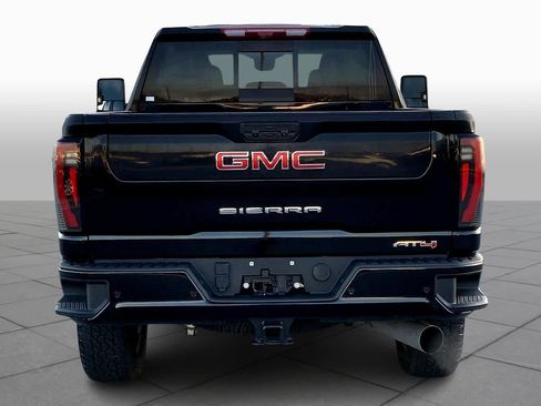 Used 2025 GMC Sierra 2500 AT4 w/ AT4 Premium Plus Package image 4