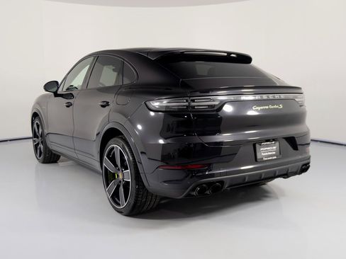 Certified 2020 Porsche Cayenne Turbo S image 7