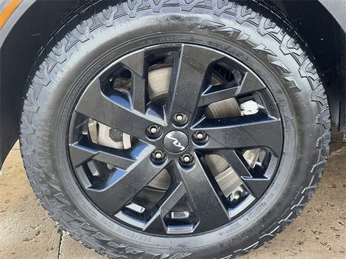 Used 2022 Kia Sorento S w/ Panoramic Sunroof Package image 9