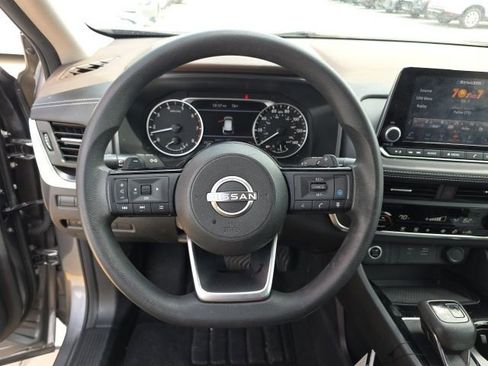 Used 2023 Nissan Rogue SV image 15