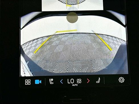 Used 2025 Volvo XC40 B5 Plus w/ Protection Package Premier image 12