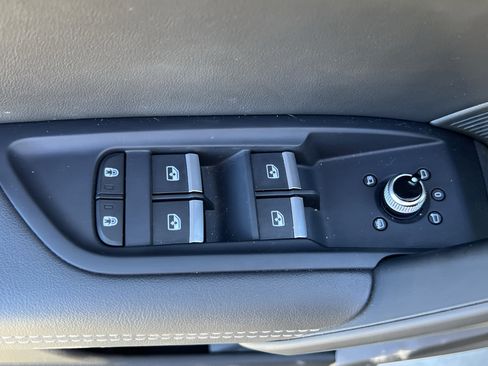 Used 2024 Audi Q5 2.0T Prestige w/ Prestige Package image 15