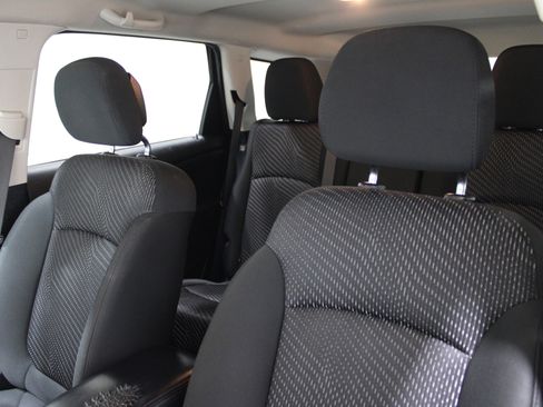 Used 2020 Dodge Journey SE w/ Blacktop Package image 5