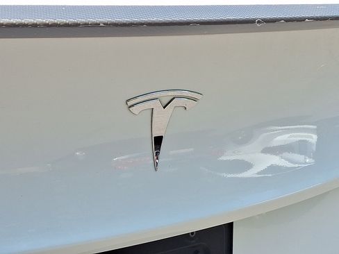 Used 2022 Tesla Model Y Performance AWD/4WD image 21