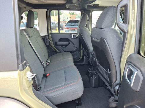 Used 2026 Jeep Wrangler Unlimited Rubicon AWD/4WD image 15