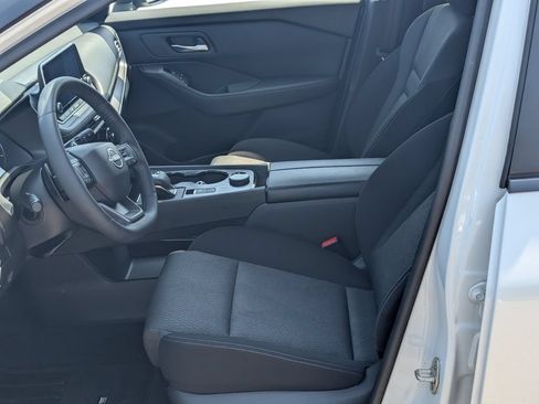 Used 2026 Nissan Rogue SV AWD/4WD image 13