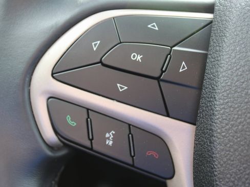 Used 2017 Jeep Grand Cherokee Laredo w/ Quick Order Package 2BE image 24