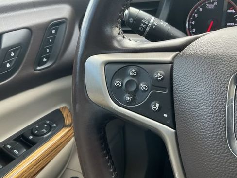 Used 2019 GMC Acadia Denali w/ Technology Package FWD image 16