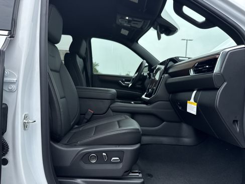 New 2026 GMC Yukon Denali AWD/4WD image 33