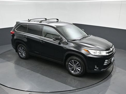 Used 2019 Toyota Highlander XLE image 74