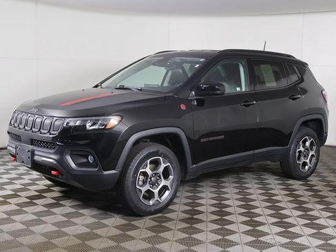 Used 2022 Jeep Compass Trailhawk w/ Trailhawk Convenience Group AWD/4WD image 7