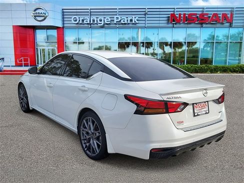 Used 2023 Nissan Altima 2.0 SR image 3