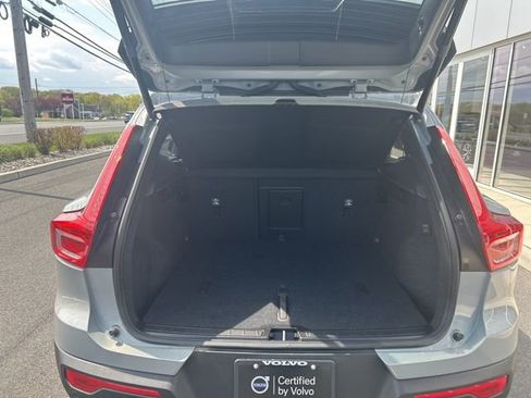 Certified 2025 Volvo XC40 B5 Plus AWD/4WD image 11