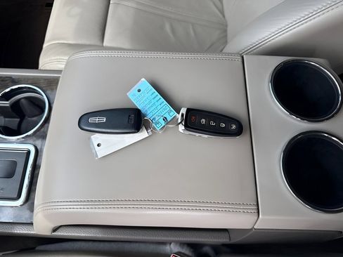 Used 2015 Lincoln Navigator 4WD image 33
