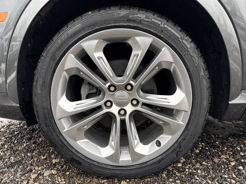 Used 2018 Audi Q3 2.0T Premium Plus w/ Premium Plus Package AWD/4WD image 28