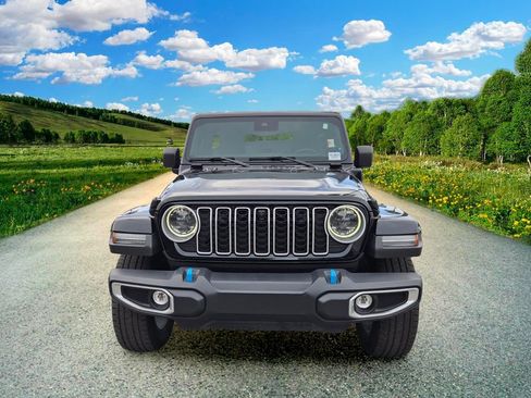 Used 2024 Jeep Wrangler Unlimited Sahara w/ Technology Group AWD/4WD image 8