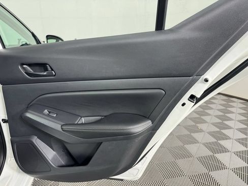Used 2025 Nissan Altima 2.5 SV FWD image 35