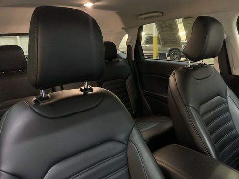 Used 2024 Ford Edge SEL image 19