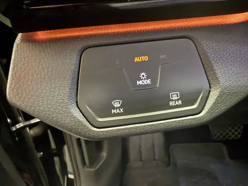 Certified 2024 Volkswagen ID.4 2WD image 19