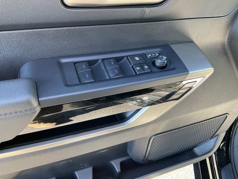 Used 2025 Toyota Tundra Limited image 4