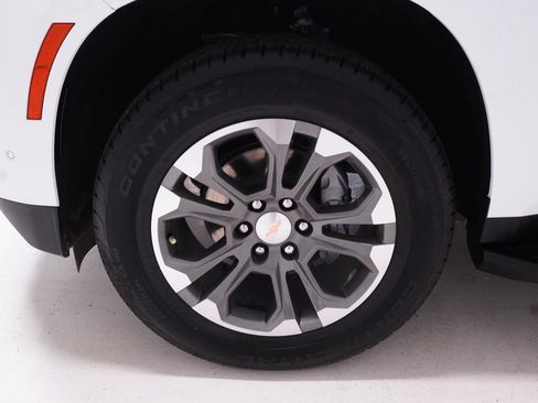 Used 2025 Chevrolet Tahoe LS RWD image 12