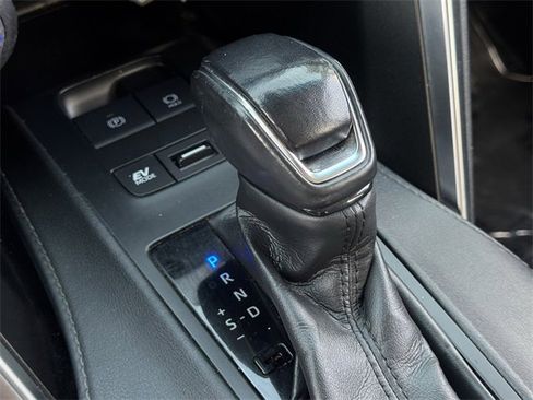 Used 2022 Toyota Venza LE image 20