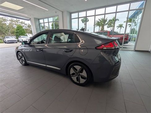 Used 2020 Hyundai Ioniq SEL image 10