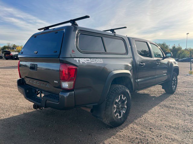 Used 2017 Toyota Tacoma TRD Pro AWD/4WD image 6